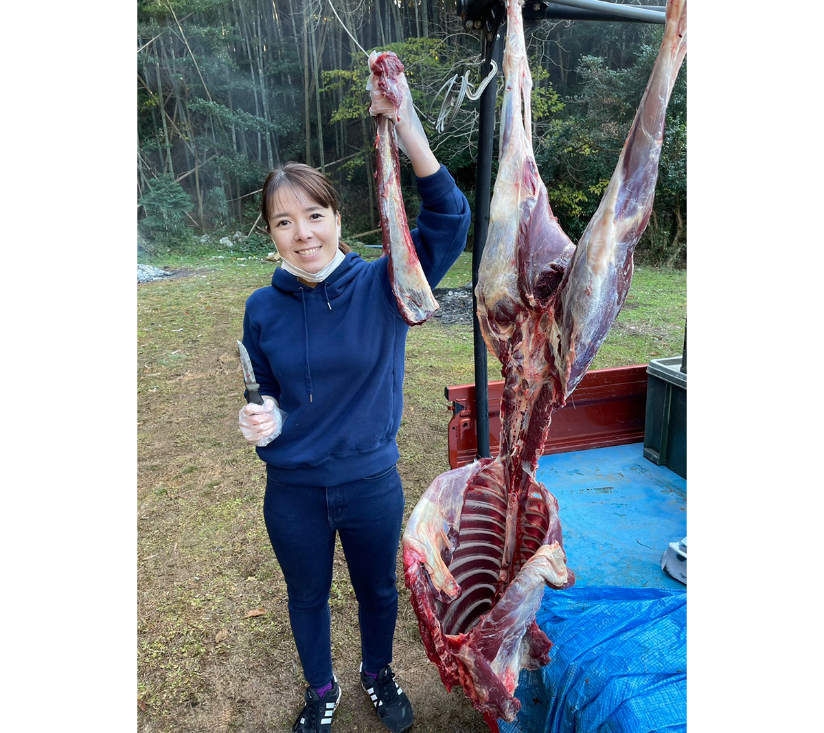 狩猟をする宿野部さん(提供)