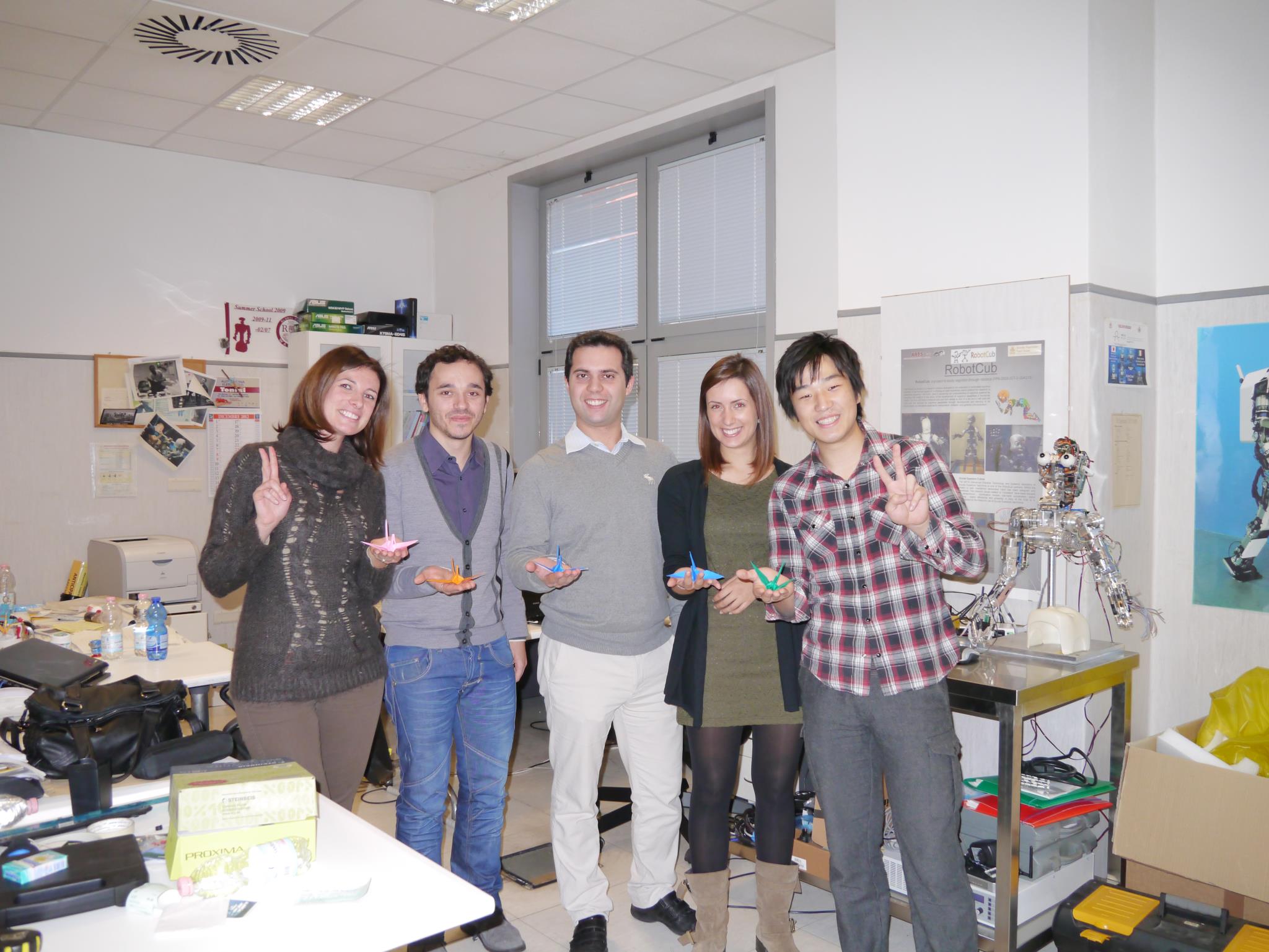 イタリア留学で最先端の技術を学んだ田中さん(右)