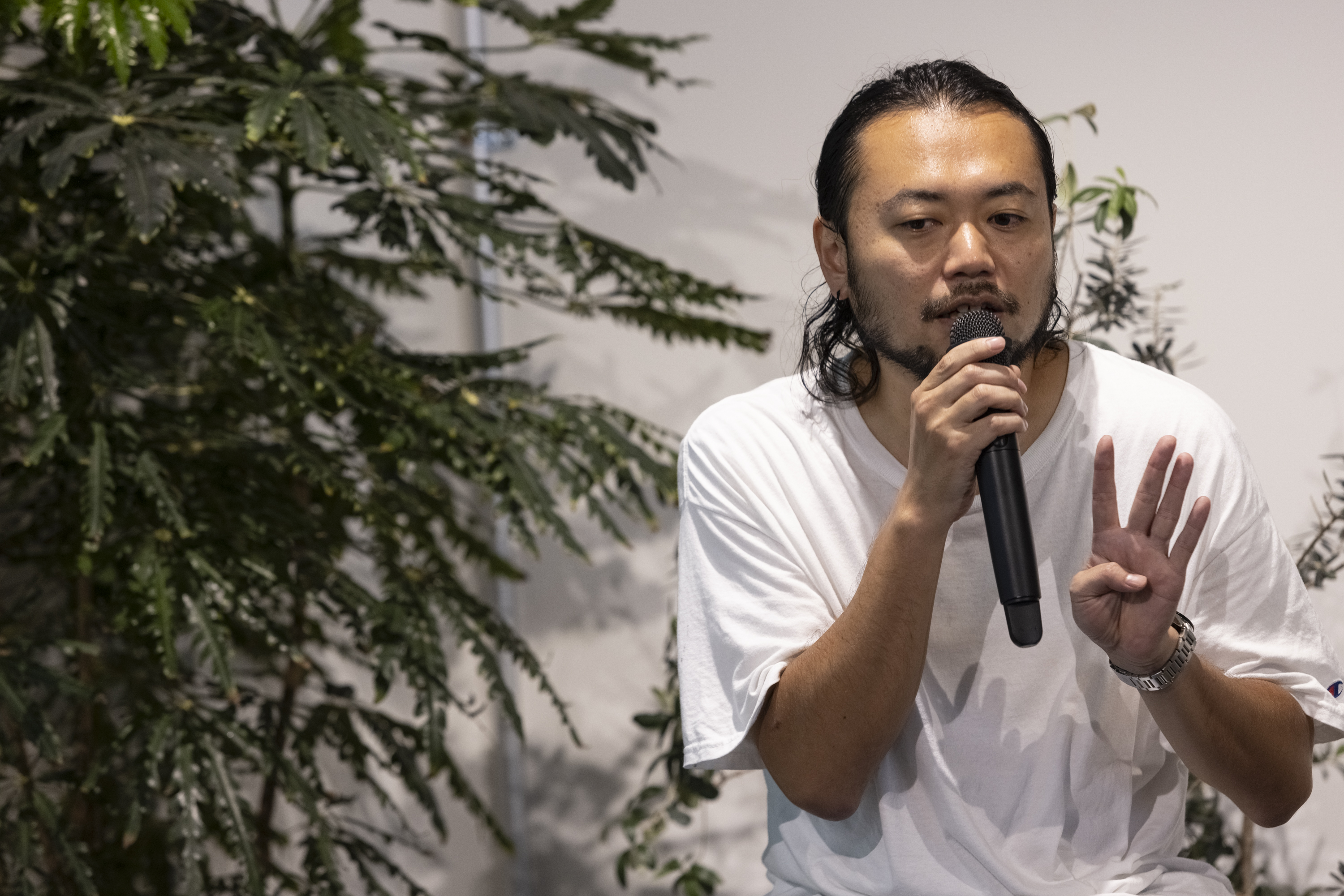 イベント開催の背景を語る寺口さん