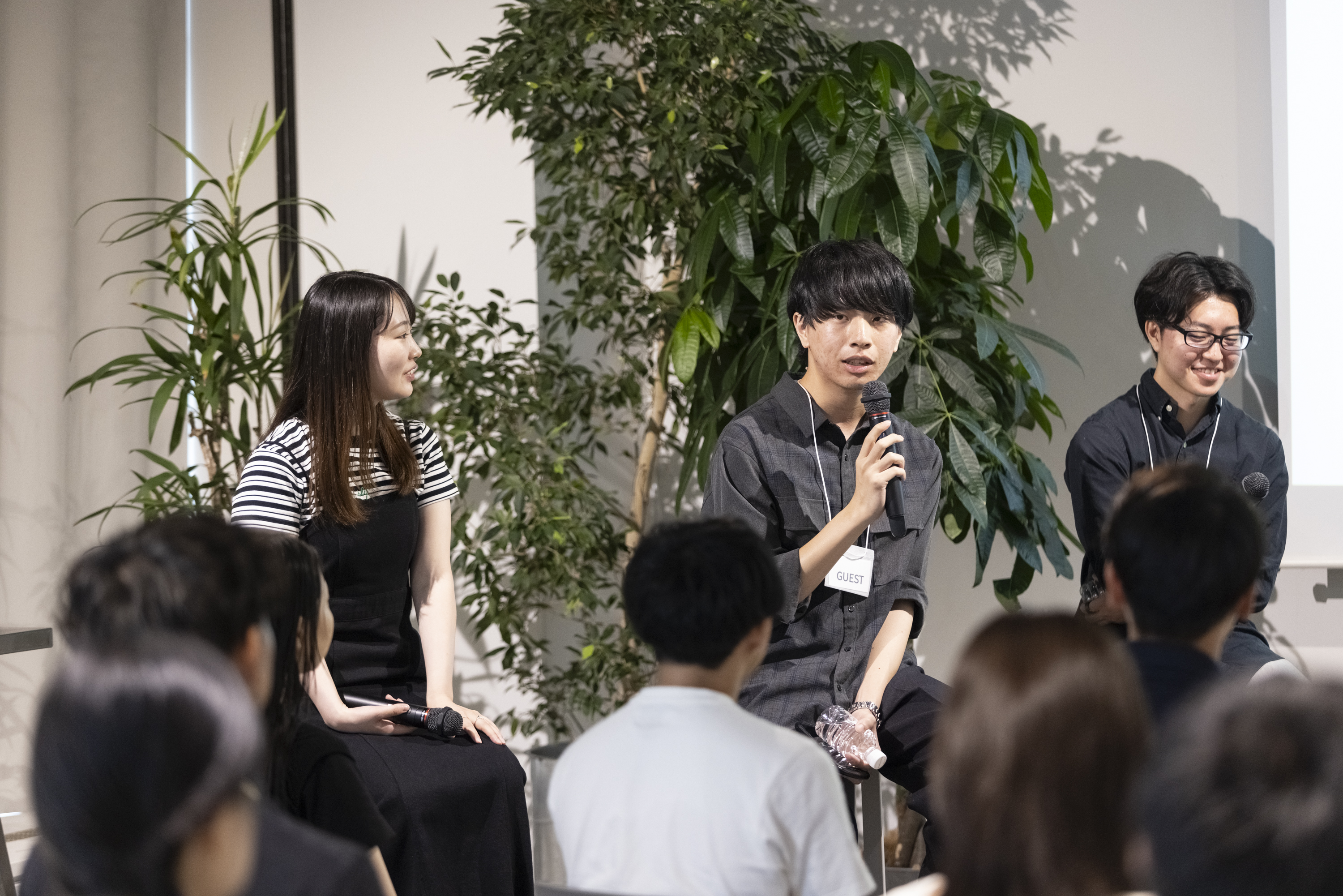 自身の体験を話す安東さん
