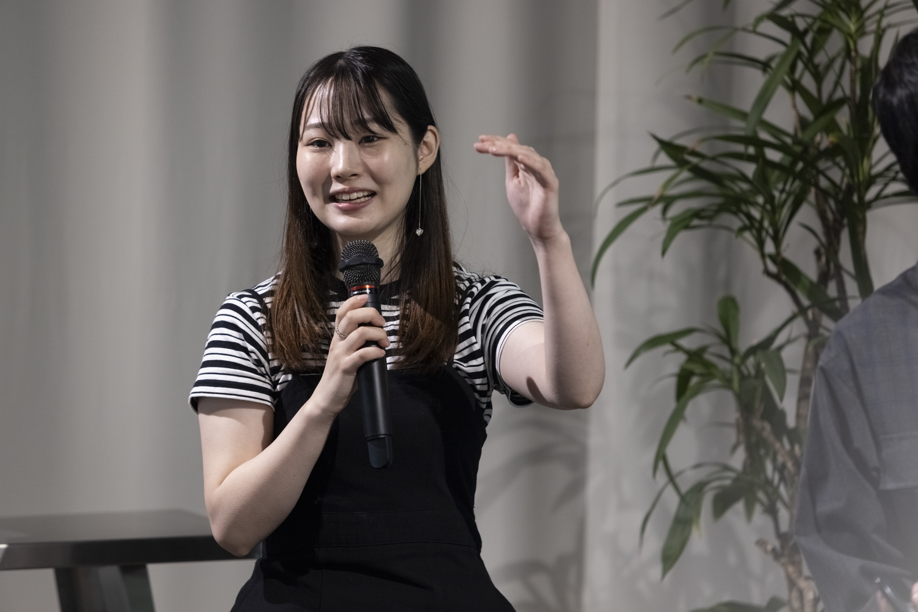 モチベーショングラフを見ながら話す糸井さん

