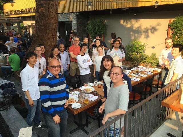 シリコンバレー時代、チームでの会食風景