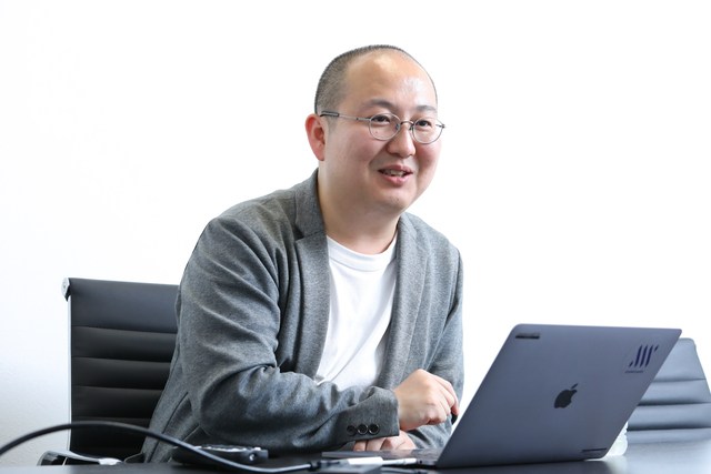 短期間で様々な職業を経験した理由を語る石山さん