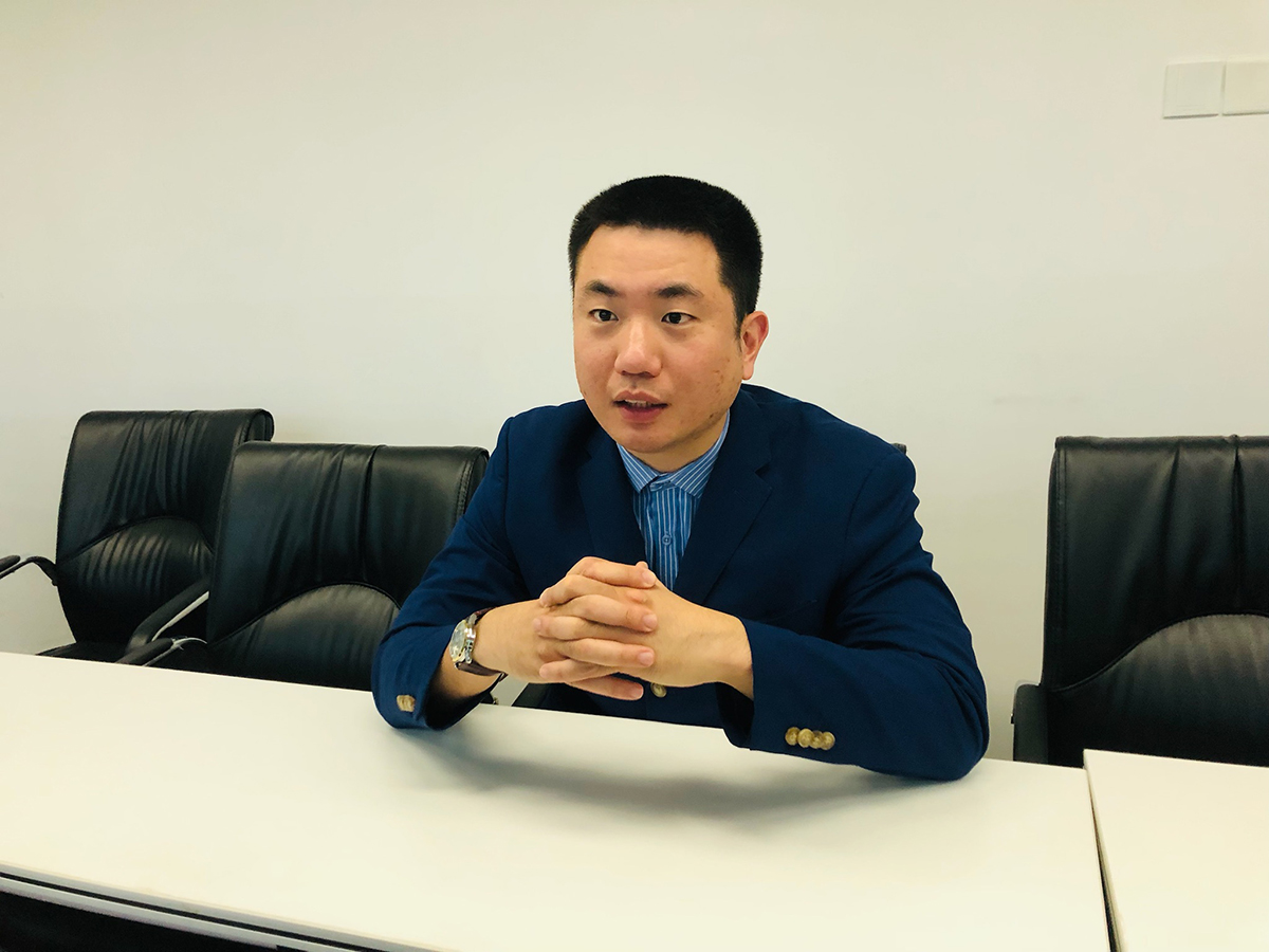 当時の苦労を語る加藤さん(提供＝加藤勇樹)