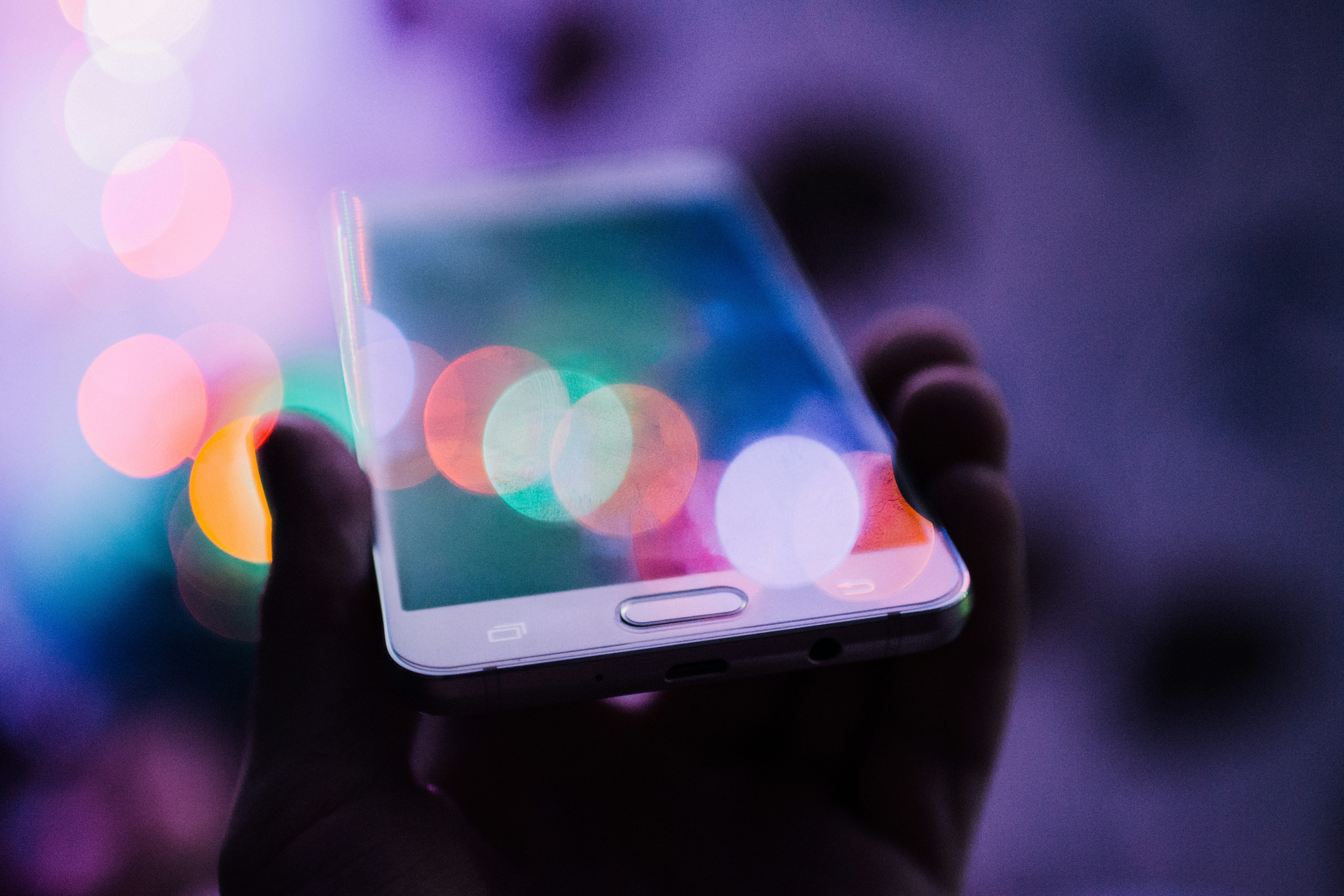 （画像：Rodion Kutsaiev / Unsplash）