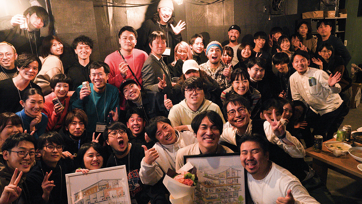 初代「弦本ビル」のお別れ会の様子(提供:弦本卓也さん)