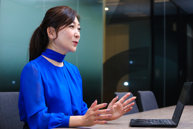 現在の働き方になるまでの経緯を語る秋田さん