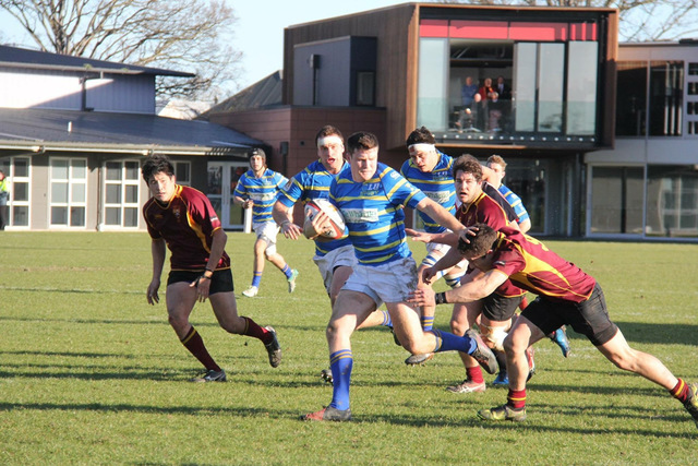 ニュージーランドでプレーしていた頃の坂本さん（写真左）
